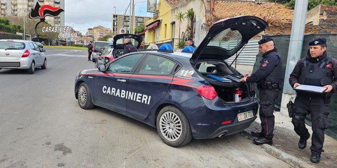 Catania, maxi-operazione contro i parcheggiatori abusivi: 5 denunce e multe per 12mila euro