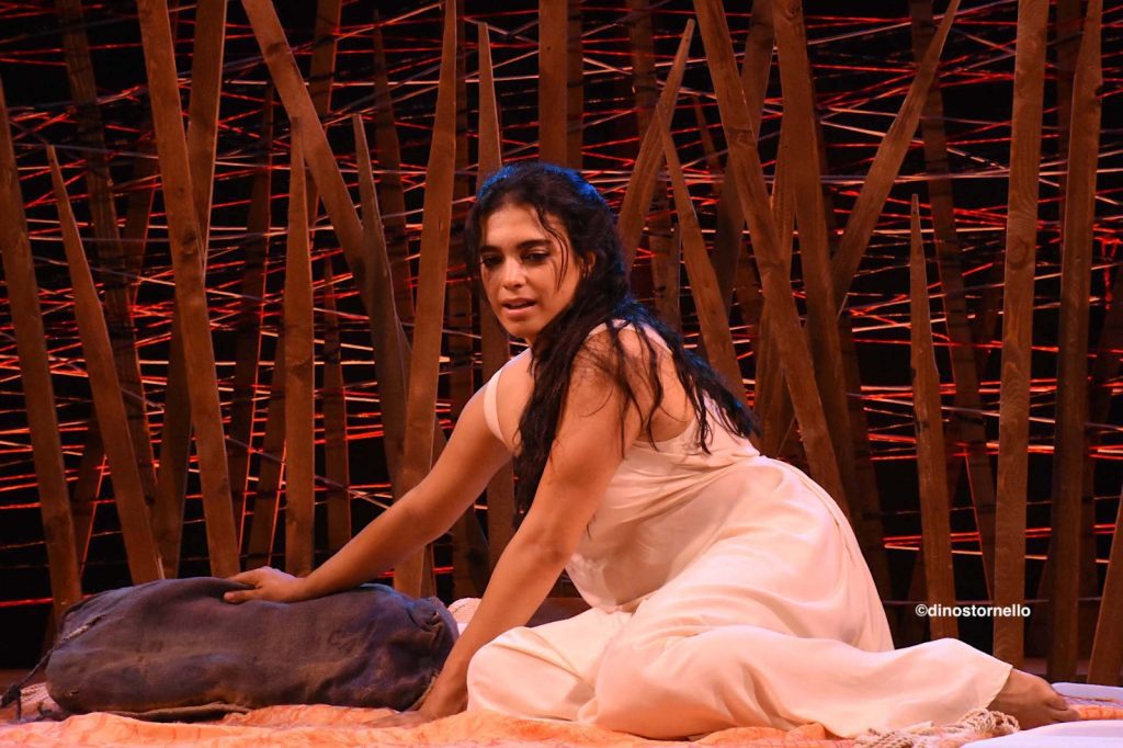 Penelope si sveglia e riprende la sua Itaca: in scena a Catania l'Odissea al femminile