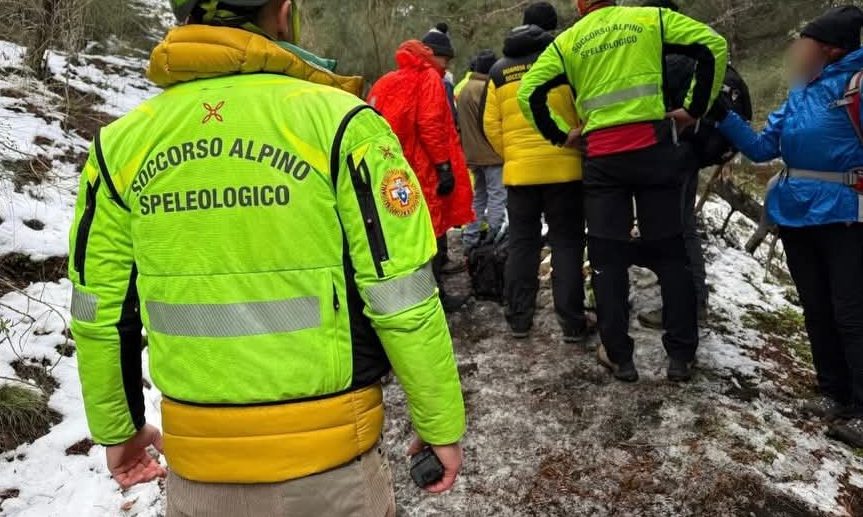 Tragedia sull'Etna: escursionista muore d'infarto sul Monte Gemmellaro