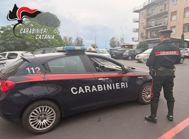 Controlli a Catania: due denunce per parcheggio abusivo e un sequestro di capi contraffatti