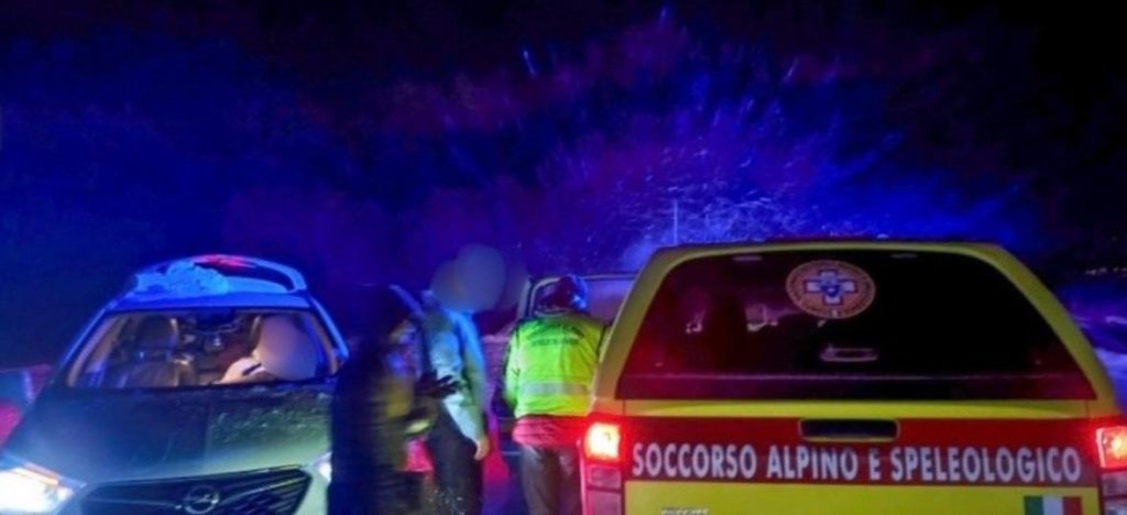 Etna, soccorso in condizioni estreme: salvate due famiglie con bambini bloccate a Piano Provenzana