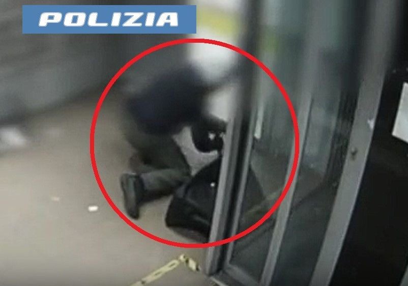 Gravina di Catania, tentata rapina da 150mila euro all’ufficio postale: arrestate 3 persone (VIDEO)
