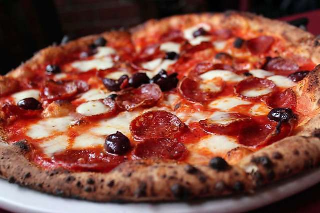Giornata della Pizza: Margherita, Diavola e Capricciosa le più ordinate. Nel 2025 trionfa il Sud