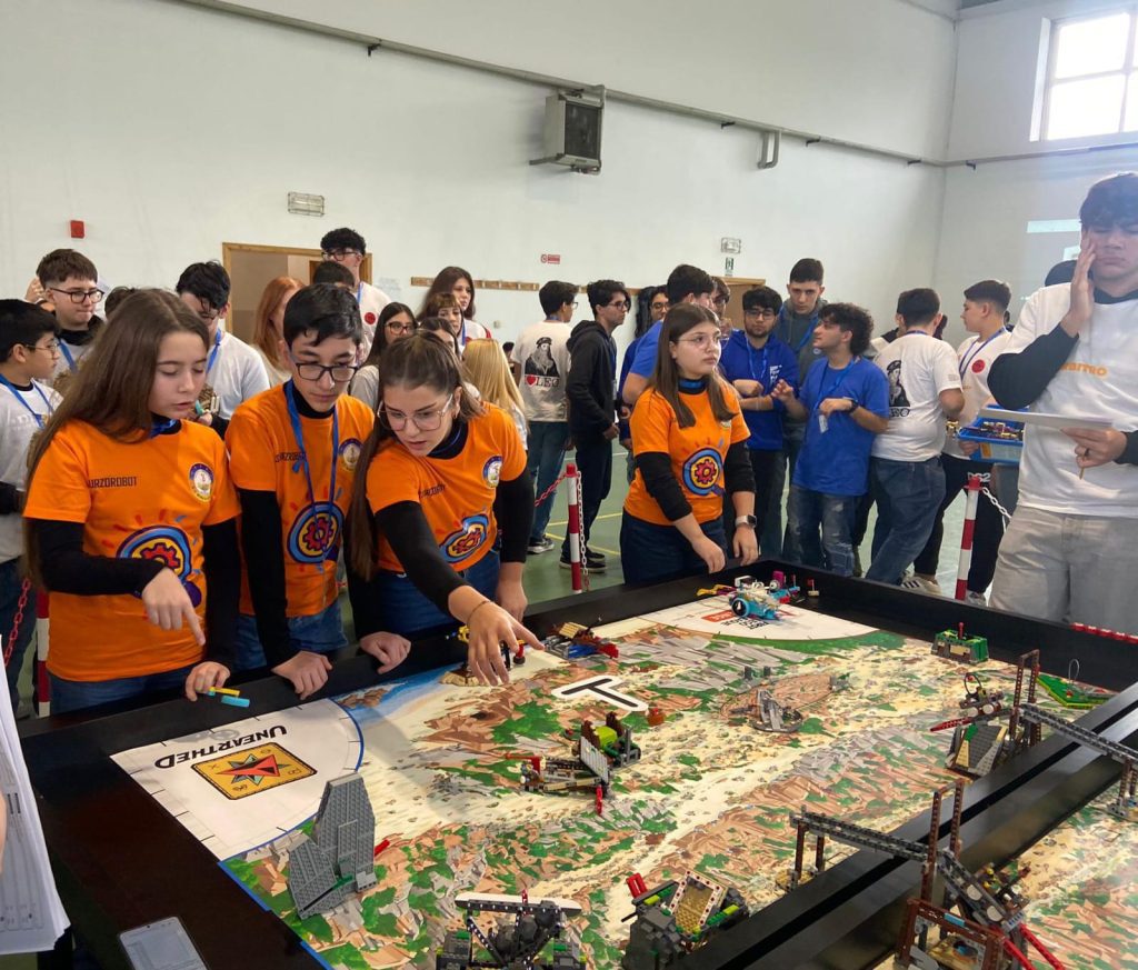 Biancavilla, gli studenti dell'IC "S.G. Bosco – Sturzo" sfidano il mondo nella FIRST LEGO League