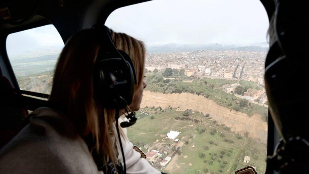 Meloni in Sicilia: "Dl in arrivo per i danni del maltempo". Al sindaco di NIscemi: “Governo agirà velocemente”
