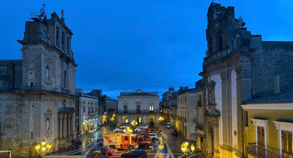 La città che sfidò il suolo: Niscemi e il destino scritto nella sua terra