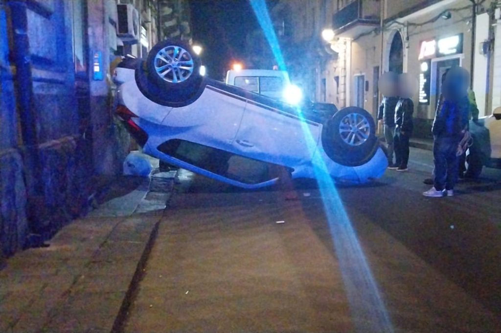 Paternò, auto fuori controllo: due donne al pronto soccorso