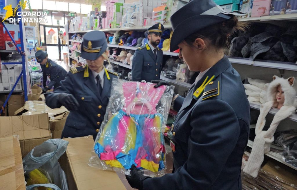 Misterbianco, sequestrati oltre 120.000 prodotti pericolosi per bambini