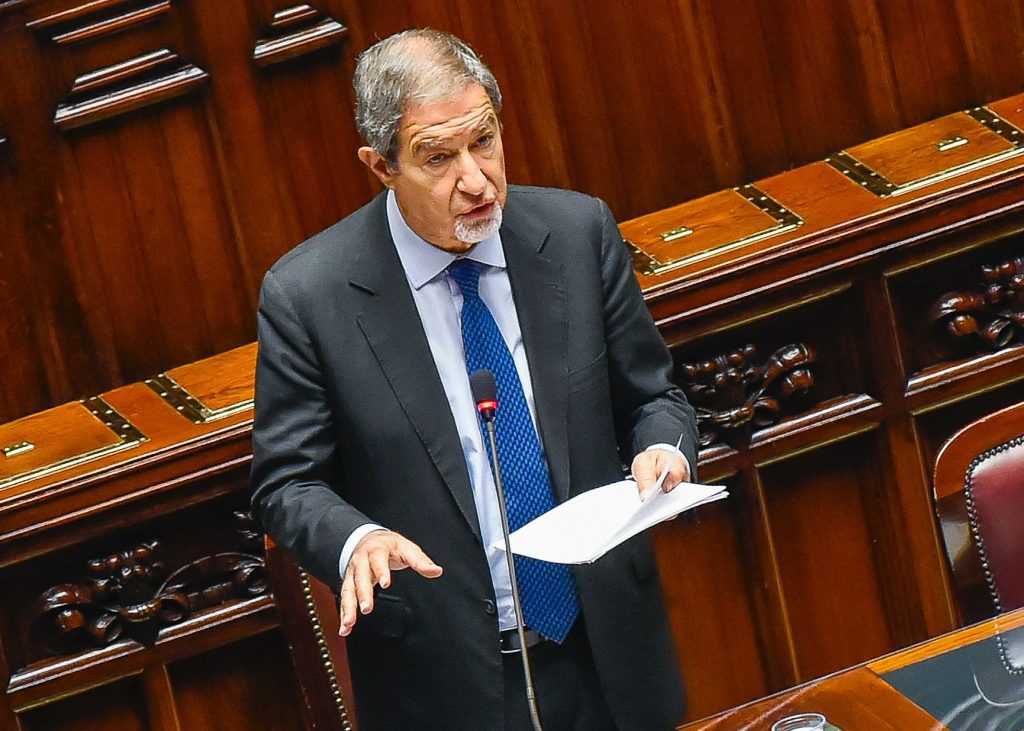 Sicilia, nove comuni su dieci a rischio frana: e il ministro Musumeci attacca gli "sciacalli in giacca e cravatta"