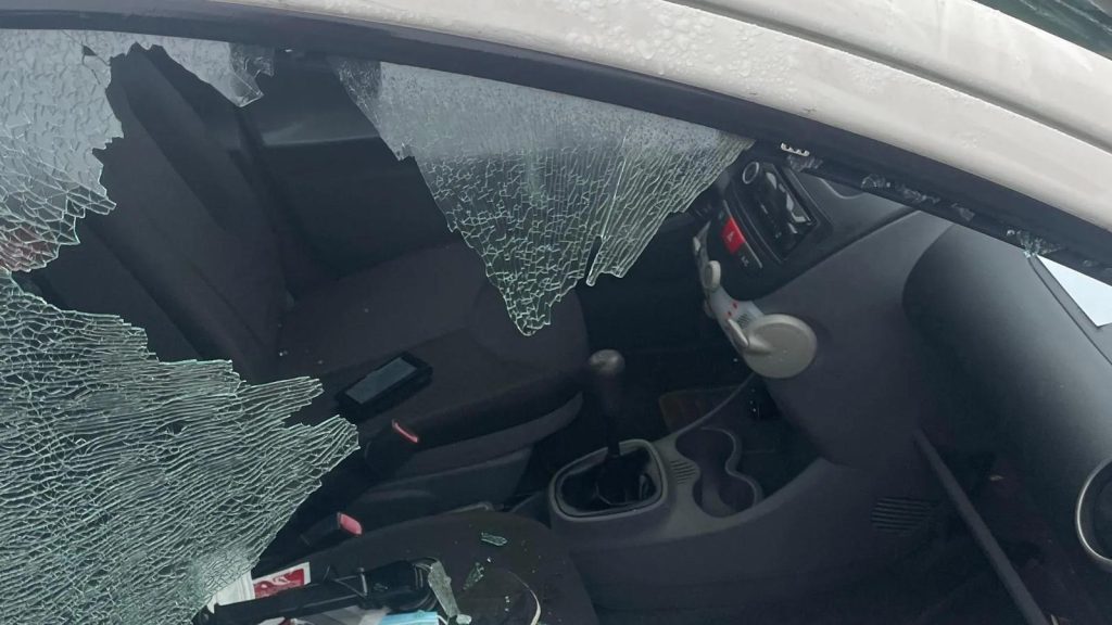 Adrano, distrugge l'auto del presunto amante dell'ex: 54enne denunciato.