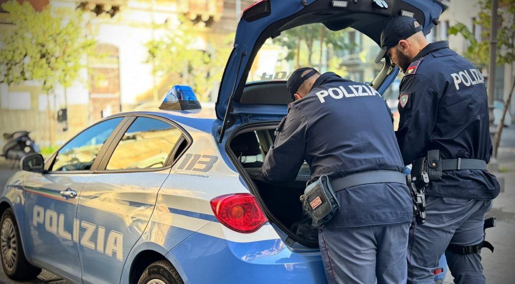 Catania, bruciano la guaina per nascondere il furto: in due sorpresi con 10 chili di rame a Librino