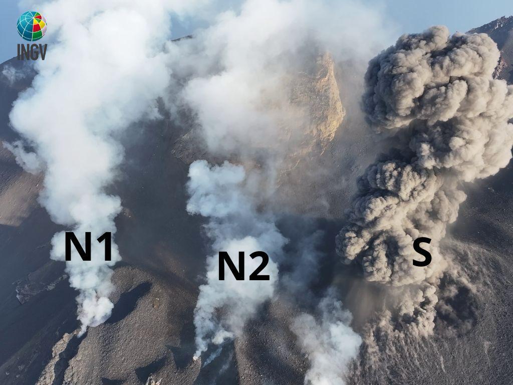 Stromboli, lava trabocca dal cratere Nord: flusso lento sulla Sciara del Fuoco