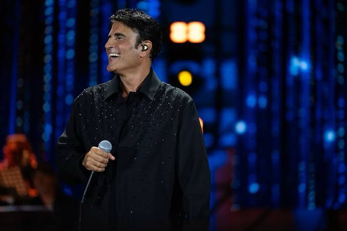 Sanremo, stasera il via. Le prove incoronano Sal Da Vinci: il pubblico canta con lui
