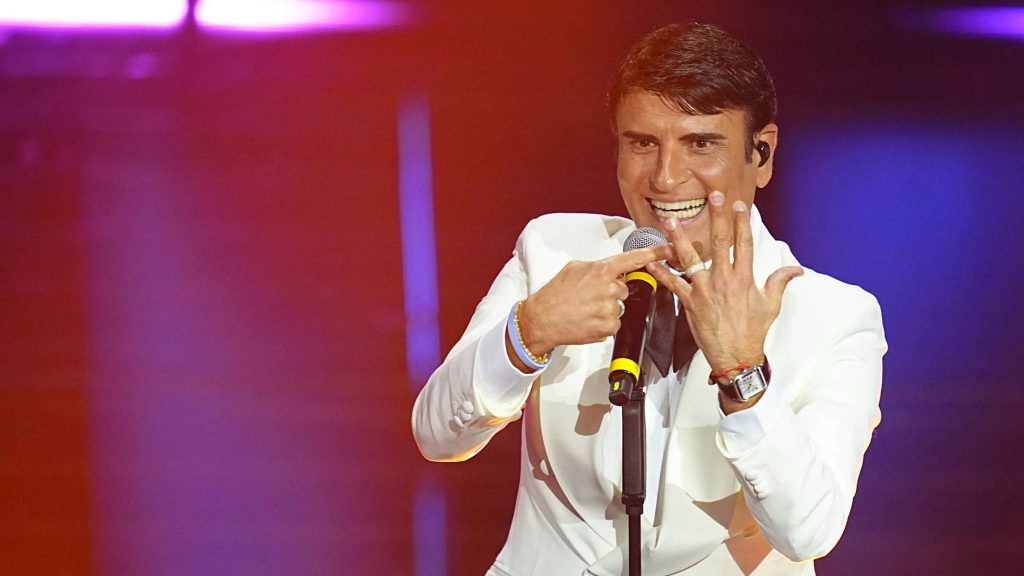 Sanremo, Sal da Vinci dedica il premio a Napoli: "È la vittoria di chi viene dal basso"