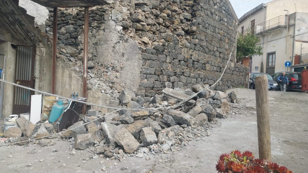 Terremoto, a Ragalna danni diffusi a edifici e abitazioni. Attivato il COC