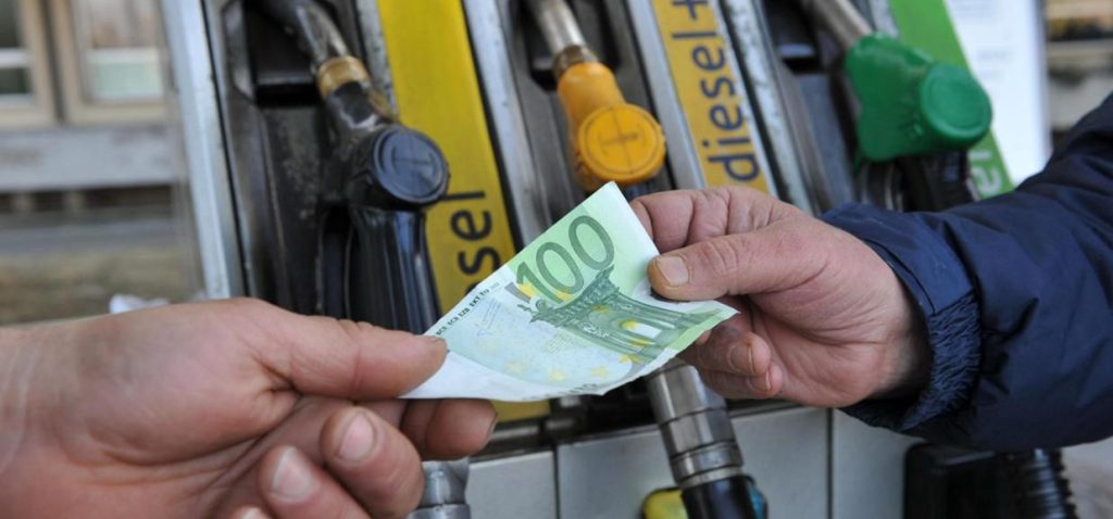 Sicilia, prezzi del carburante alle stelle: Cna Fita lancia l'allarme e chiede interventi urgenti alla Regione