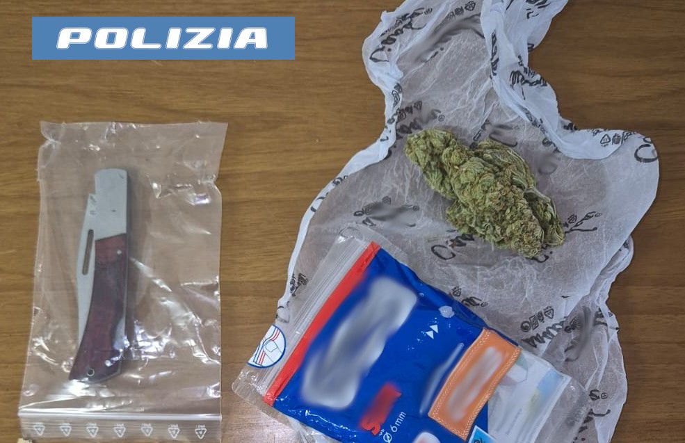 Adrano, droga negli slip e coltello in auto: denunciato 38enne. Il veicolo senza assicurazione e revisione