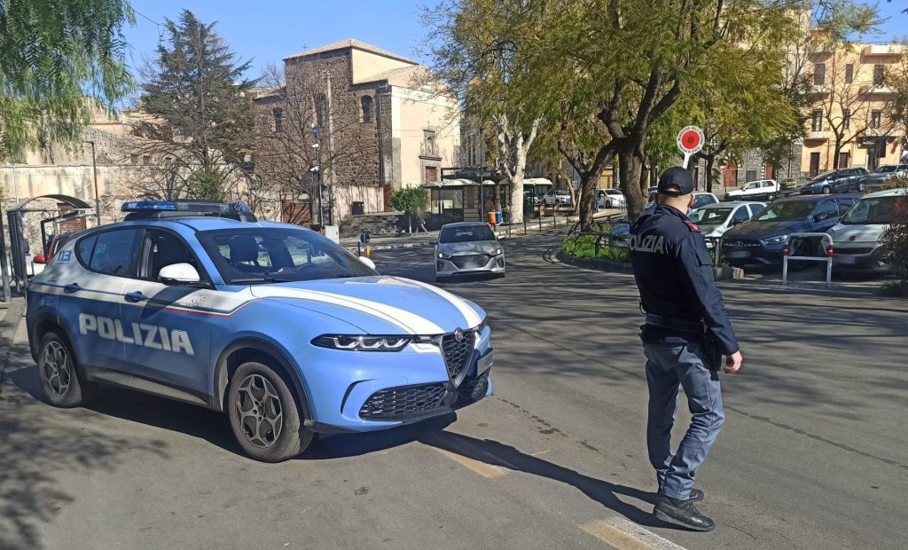 Controlli a tappeto della Polizia tra Adrano e Biancavilla: 108 persone identificate