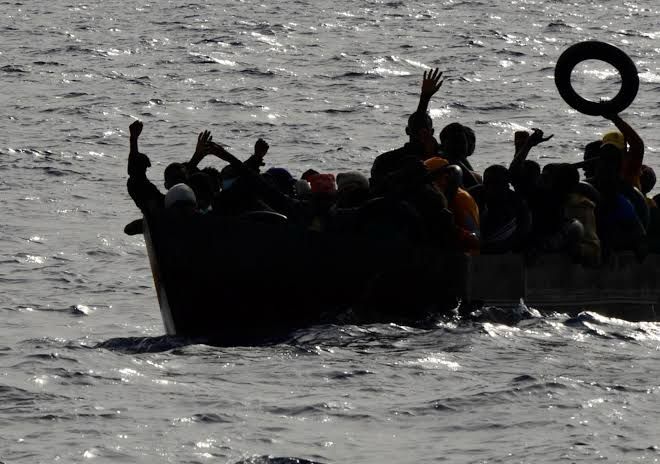 Naufragio a Lampedusa: bimbo di 2 anni disperso in mare, sfuggito dalle braccia della madre