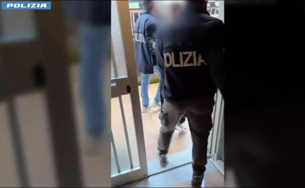 Catania, latitante del clan Mazzei catturato dalla Polizia a Fiumefreddo: deve scontare 14 anni per mafia (VIDEO)