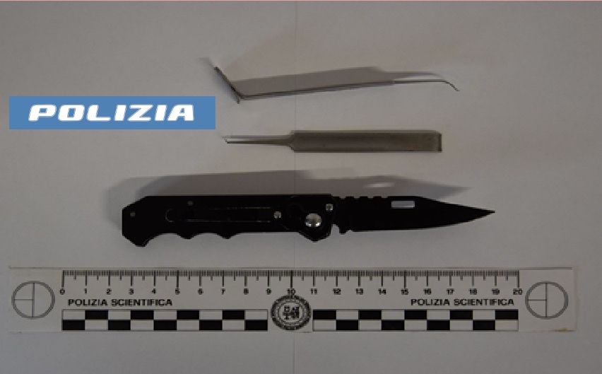 Adrano, 21enne fermato con coltello e arnesi da scasso: denunciato