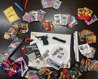 Paternò, in auto la droga e a casa una pistola con matricola abrasa: 28enne arrestato