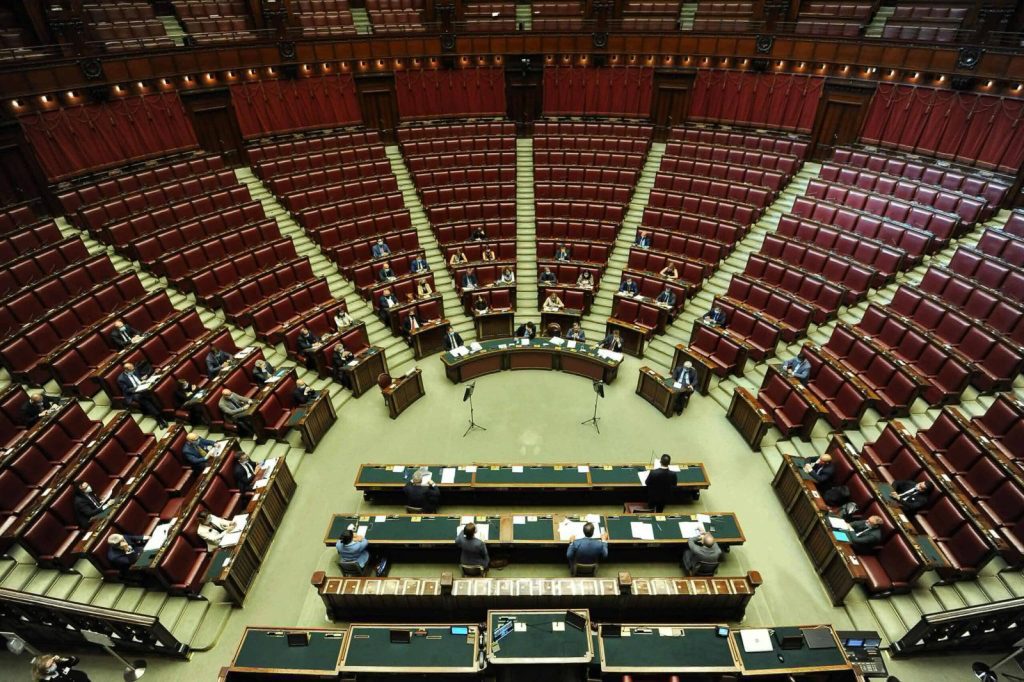Governo tra crisi internazionali e caso Piantedosi: settimana di fuoco in Parlamento