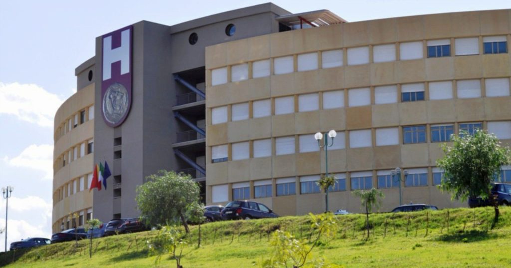 Due anni e mezzo per una colonscopia, quasi due per una mammografia: Lentini capitale dell'incubo liste d'attesa in Sicilia