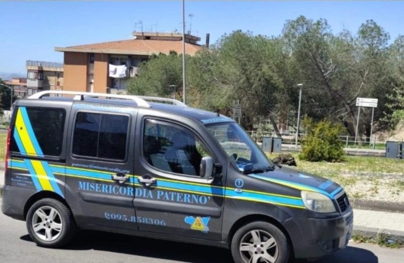 Paternò, la tenacia del dialogo: Misericordia, Polizia locale e Caritas portano in salvo un senzatetto