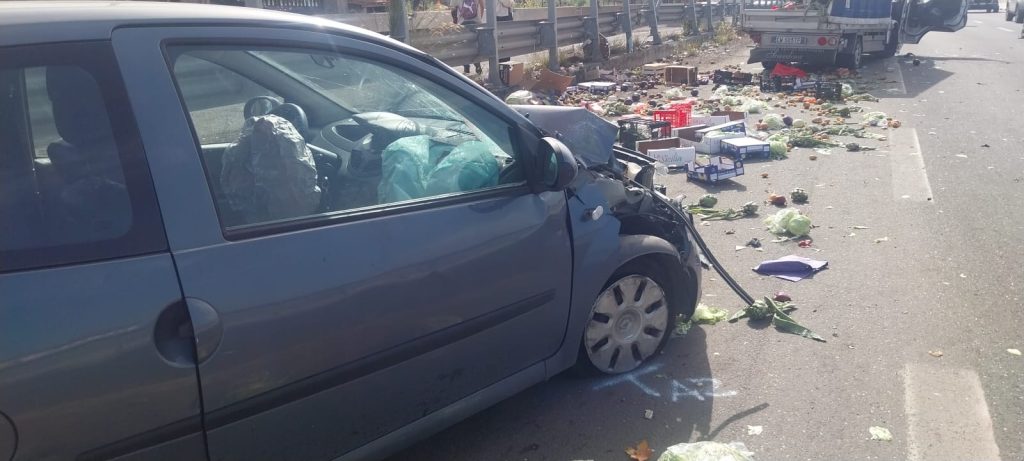 Belpasso, incidente sulla SS121: due feriti, traffico in tilt verso Paternò
