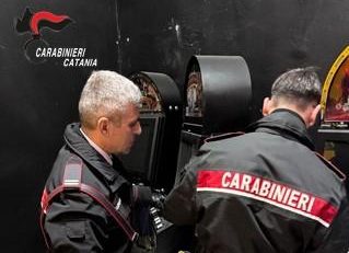 Ramacca, circolo privato irregolare: denunciati tre uomini e sequestrate 5 slot machine