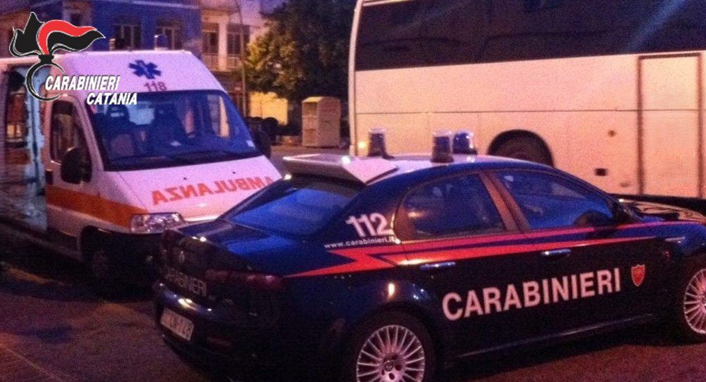 Palagonia, 44enne aggressivo con operatori sanitari e Carabinieri dopo incidente: arrestato.