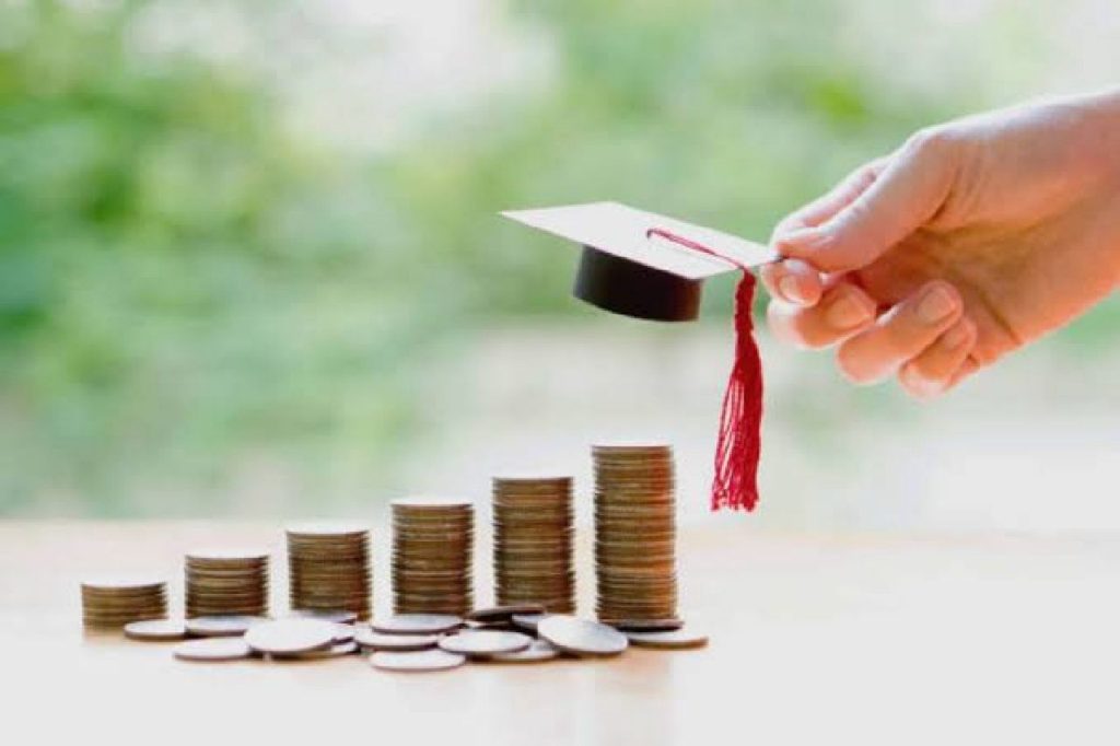 Studenti siciliani a basso reddito: dalla Regione “prestito d’onore” fino a 10 mila euro a tasso zero