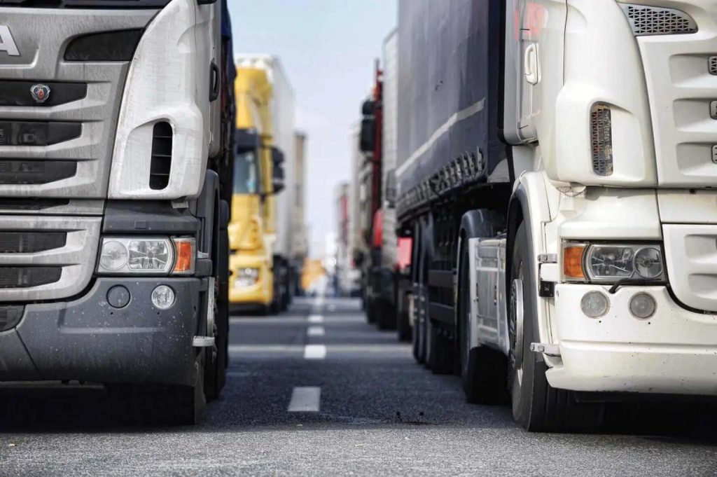 Autotrasportatori, protesta rientrata dopo l’incontro al Mit: accolte le istanze, pagamenti entro un mese