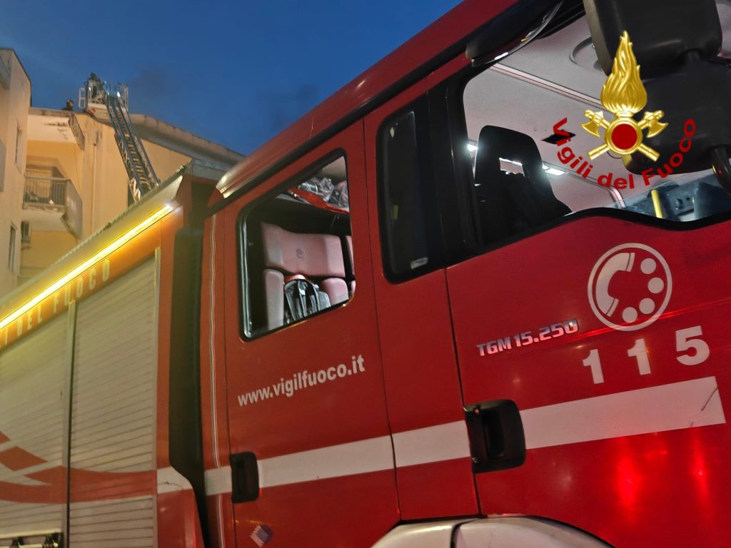 Catania, auto data alle fiamme a San Giorgio: si indaga per dolo