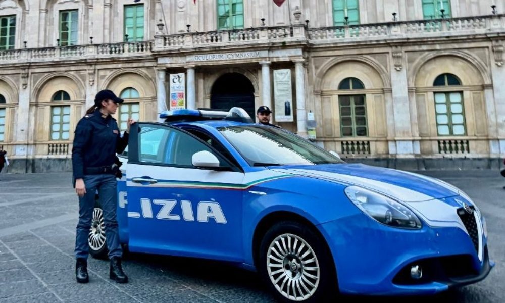 Catania, 27enne marocchino accoltellato con sette fendenti: trovato in piazza Currò