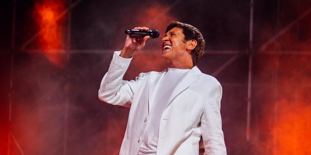 Gianni Morandi annuncia il tour estivo 2026: tra le date anche Catania (19 settembre a Villa Bellini)