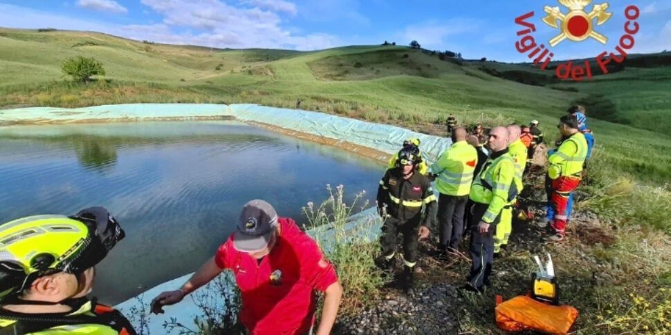 Tragedia a Calascibetta: cade in un laghetto artificiale, muore 65enne