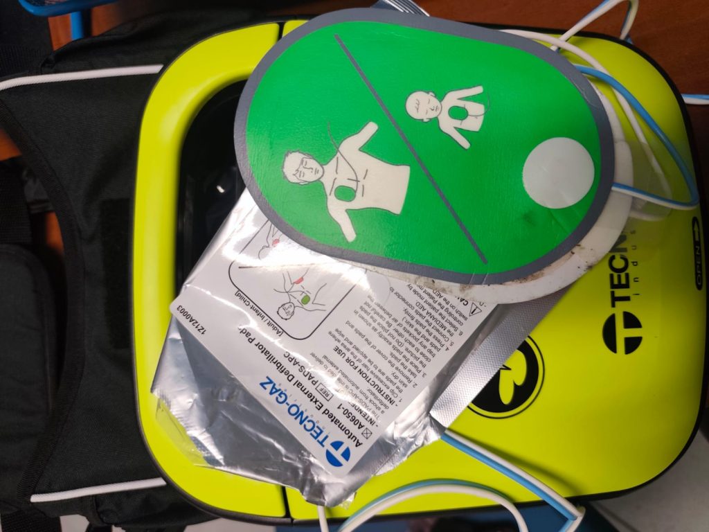 Paternò, vandali distruggono defibrillatore a Scala Vecchia: “Zona non più cardioprotetta”