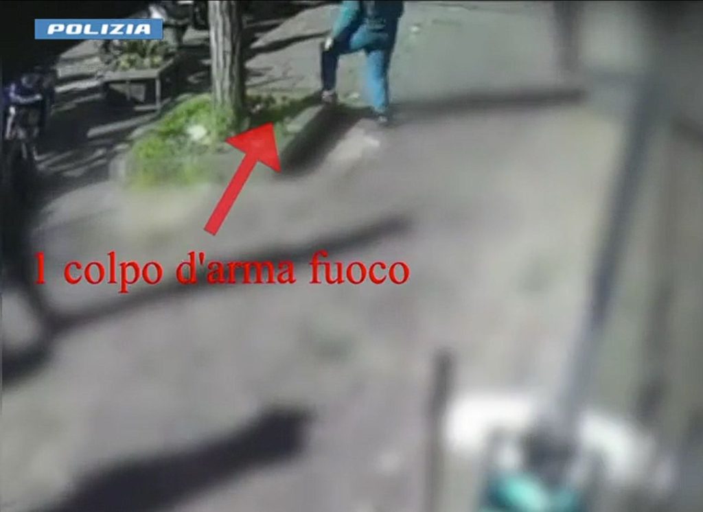 Catania, nipote di boss spara a uomo in barbieria: sbaglia bersaglio e poi si rifà il look per depistare (VIDEO)