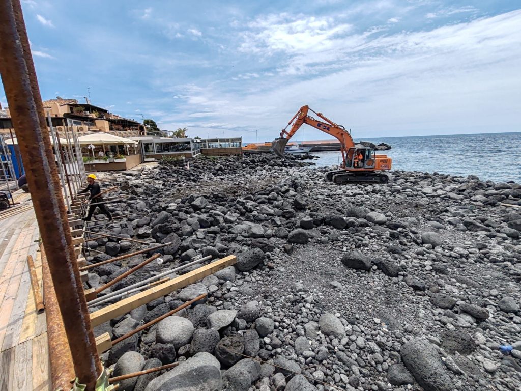 Catania, riapre la spiaggetta di San Giovanni Li Cuti: rimosse le macerie del ciclone Harry
