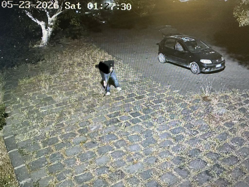 Furto di basole laviche a Paternó: ripreso dalle telecamere, cittadino denunciato dalla polizia locale