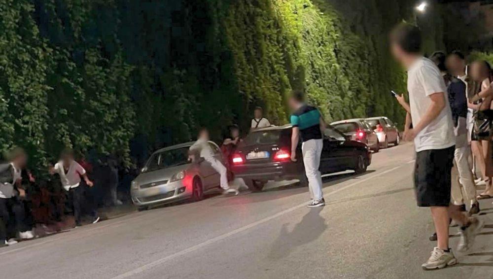 Auto contro i giovani a Taormina, sindaco De Luca: "Sulle tracce del balordo. Chiederò a Meloni nuove regole per la movida"