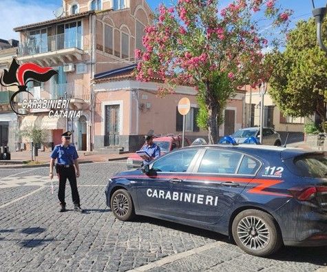 Controllo straordinario a Camporotondo Etneo e San Pietro Clarenza: denunciato minorenne con scooter e targa occultata