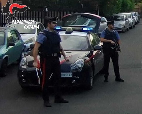 Mascalucia, 17enne porta un coltello a scuola: denunciato