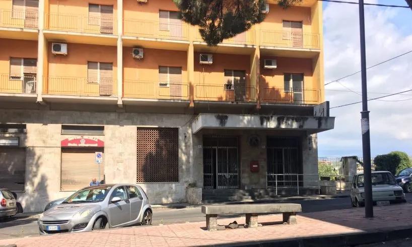Paternò, il futuro dell'ex Albergo Sicilia: associazioni propongono moduli abitativi al Parco Primavera e lo stabile come centro d'incontro