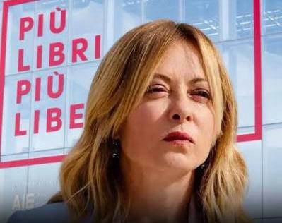 Patentino antifascista censura, Meloni attacca la fiera dell'editoria. Conte e Bonelli: 'Rincorre l'estrema destra'