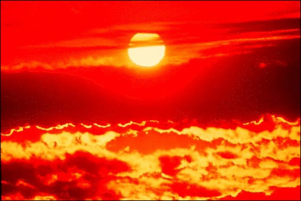 Sicilia in fiamme, scatta l'allerta arancione per 24 ore: caldo torrido su Catania, Palermo e Messina