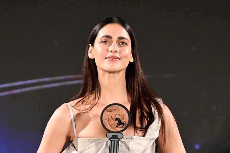 Taormina Achievement Award a Miriam Leone: "Il segreto del successo? La valigia sempre pronta"