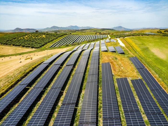 Energia, inaugurato Iberdrola Fenix: il più grande impianto fotovoltaico d'Italia (243 MW) tra Centuripe, Paternò e Belpasso